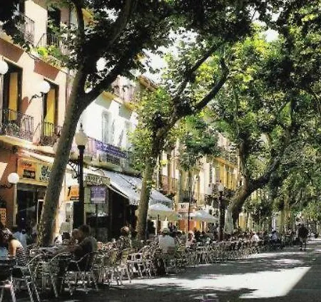 La Del Centro * Дения